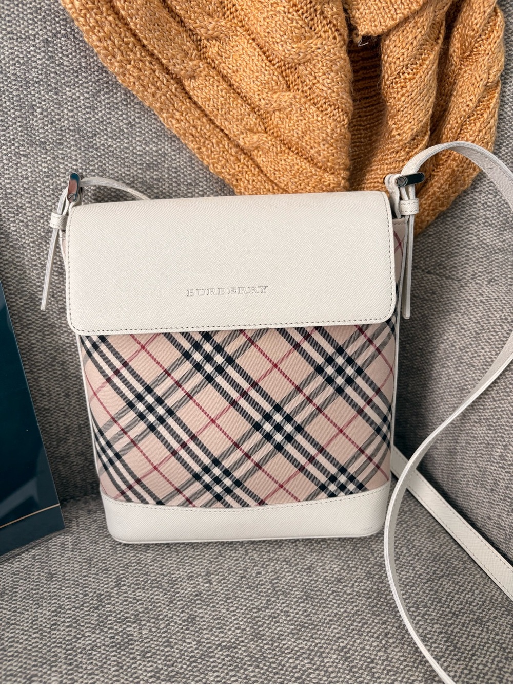 Burberry White Leather & Beige Nova Check Crossbody Bag - Picture 2 of 16